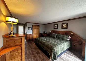 Three Bear Lodge hotel thumbnail 5