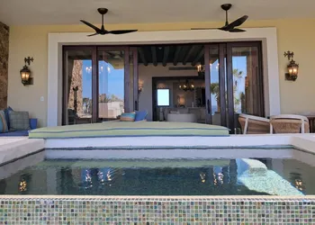 Exquisite Escape hotel thumbnail 2