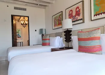 Exquisite Escape hotel thumbnail 5
