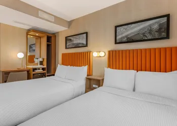Cambria Hotel New York Times Square hotel thumbnail 3