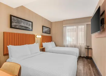 Cambria Hotel New York Times Square hotel thumbnail 4