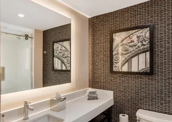 Cambria Hotel New York Times Square hotel thumbnail 5