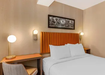 Cambria Hotel New York Times Square hotel thumbnail 7