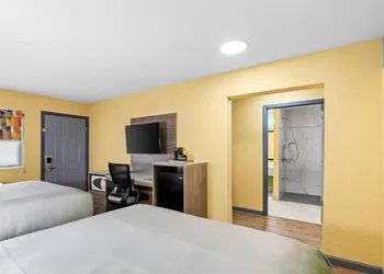 Quality Inn & Suites East Point - Atlanta Area hotel thumbnail 4