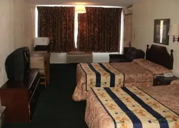 Rodeway Inn hotel thumbnail 2