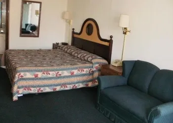 Rodeway Inn hotel thumbnail 4