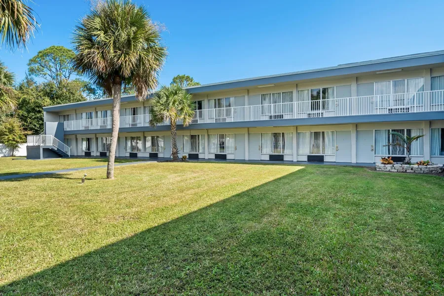 Suburban Studios Daytona Beach - Speedway hotel detail image 2