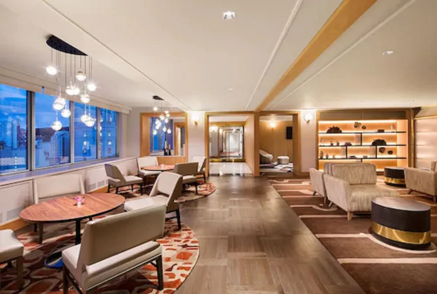 Fairmont The Queen Elizabeth Gold Experience hotel detail image 6