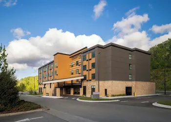 Courtyard By Marriott Sugar Mountain Banner Elk hotel thumbnail 3