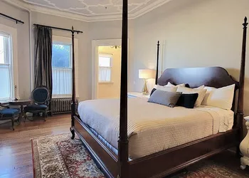 New Victorian Mansion Bed & Breakfast hotel thumbnail 5