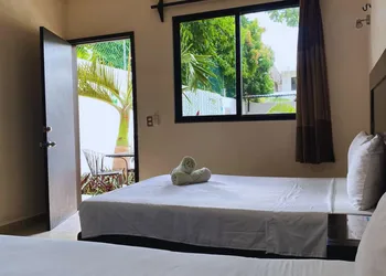 Luna Studios 23 hotel thumbnail 4