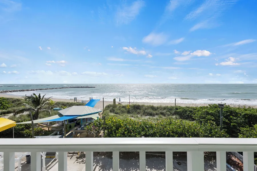 Oceanfront Inn Room #23 - Ocean View Balcony, King Bed hotel detail image 2
