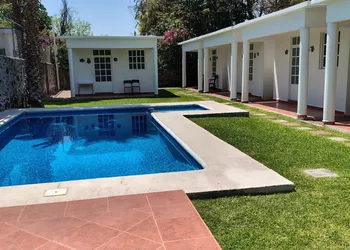 Bungalows Iris hotel thumbnail 2