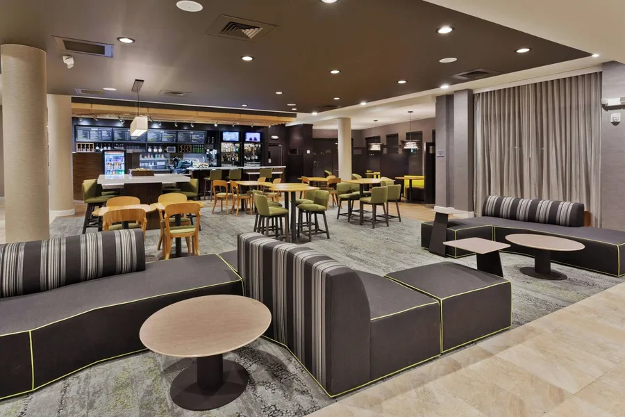 Courtyard By Marriott Fresno Downtown hotel detail image 2