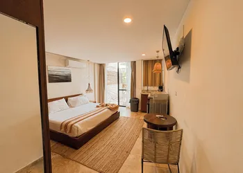 Twt Condos hotel thumbnail 4