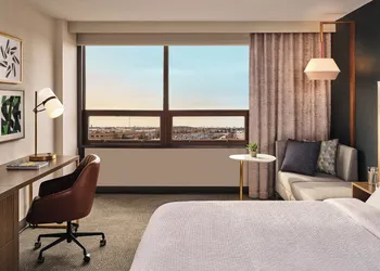 Holiday Inn Hotel And Suites Commerce City Denver Airport By Ihg hotel thumbnail 8