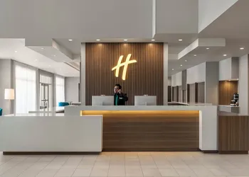 Holiday Inn Hotel And Suites Commerce City Denver Airport By Ihg hotel thumbnail 3