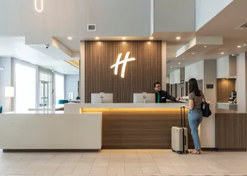 Holiday Inn Hotel And Suites Commerce City Denver Airport By Ihg hotel thumbnail 7