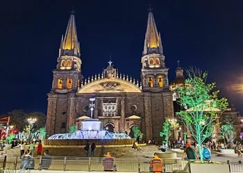 Vista Catedral Self Check in hotel thumbnail 4