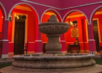 La Casa Rosa Imperial hotel thumbnail 2
