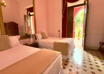 La Casa Rosa Imperial hotel thumbnail 8