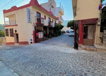 Hotel Casa de los Abuelos hotel thumbnail 4