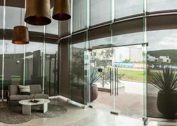 S22 Hotel & Suites hotel thumbnail 2