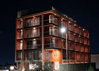 S22 Hotel & Suites hotel thumbnail 4