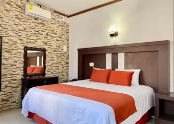 Pineda Real HOTEL hotel thumbnail 7