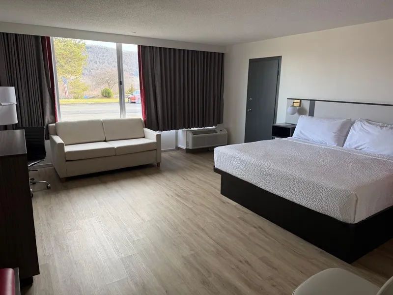 Ramada by Wyndham Cobleskill hotel detail image 6