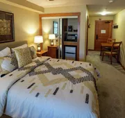 1205b - Double Queen Standard Eagle Springs West 1 Bedroom Hotel Room by RedAwning hotel detail image 7