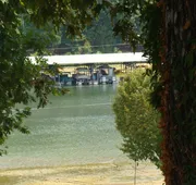 Mountain Harbor Queen Guest Room on Lake Ouachita by RedAwning hotel detail image 4