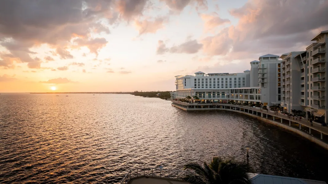 Sunsuites Villas At Sunseeker Resort, Curio By Hilton hotel detail image 6