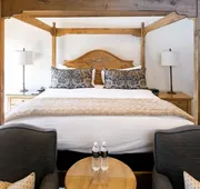 Main Lodge Luxury King Room With Hot Tub Hotel Room by RedAwning hotel detail image 4