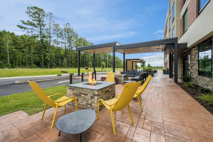 Home2 Suites by Hilton Sneads Ferry North Topsail Beach hotel detail image 2