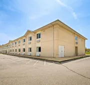 LakeWood Inn & Suites hotel detail image 3