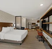 Everhome Suites Denver Airport hotel detail image 5