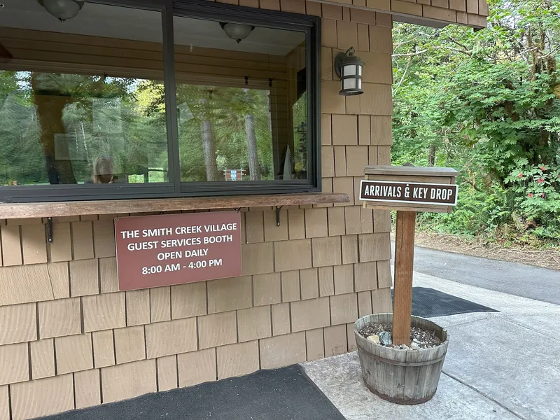 Smith Creek Village hotel detail image 2