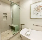 Deluxe Two Queen Room Hotel Room by RedAwning hotel detail image 3