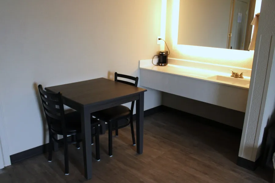 Boarders Inn & Suites by Cobblestone Hotels - Lamar hotel detail image 6