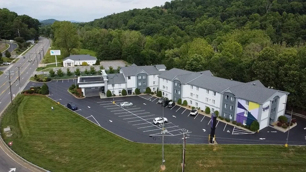 Spark by Hilton Asheville Blue Ridge Parkway hotel detail image 2