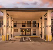 Clarion Pointe Alachua - Gainesville Area hotel detail image 3