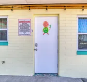 Pineapple Shores Retro Inn hotel detail image 3
