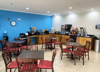 Days Inn & Suites by Wyndham Cabot hotel thumbnail 2