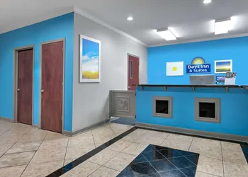 Days Inn & Suites by Wyndham Cabot hotel thumbnail 4