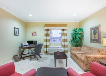 Days Inn & Suites by Wyndham Cabot hotel thumbnail 6