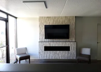 Klopfenstein Inn and Suites hotel thumbnail 2