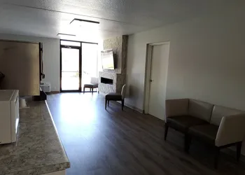 Klopfenstein Inn and Suites hotel thumbnail 4