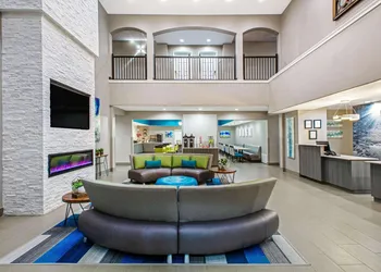 La Quinta Inn & Suites by Wyndham Sulphur Springs hotel thumbnail 2