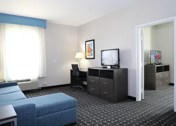 La Quinta Inn & Suites by Wyndham Sulphur Springs hotel thumbnail 6
